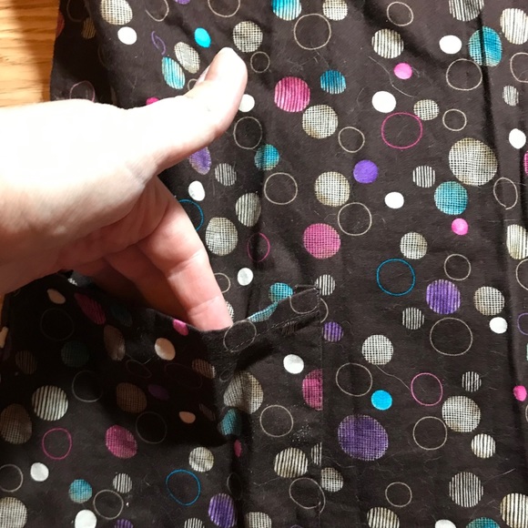 Medium browns scrub with dots - Picture 6 of 6